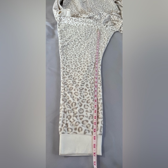 Old Navy Women's One‎ Piece Hooded Beige Leopard Print Soft Flannel Size XL Tall - Picture 10 of 12
